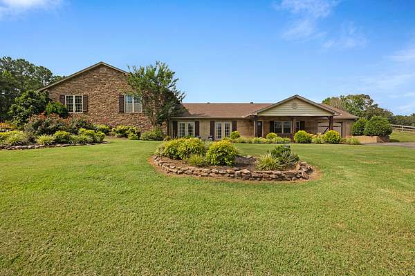 1.58 Acres of Residential Land with Home for Sale in Lexington, Tennessee