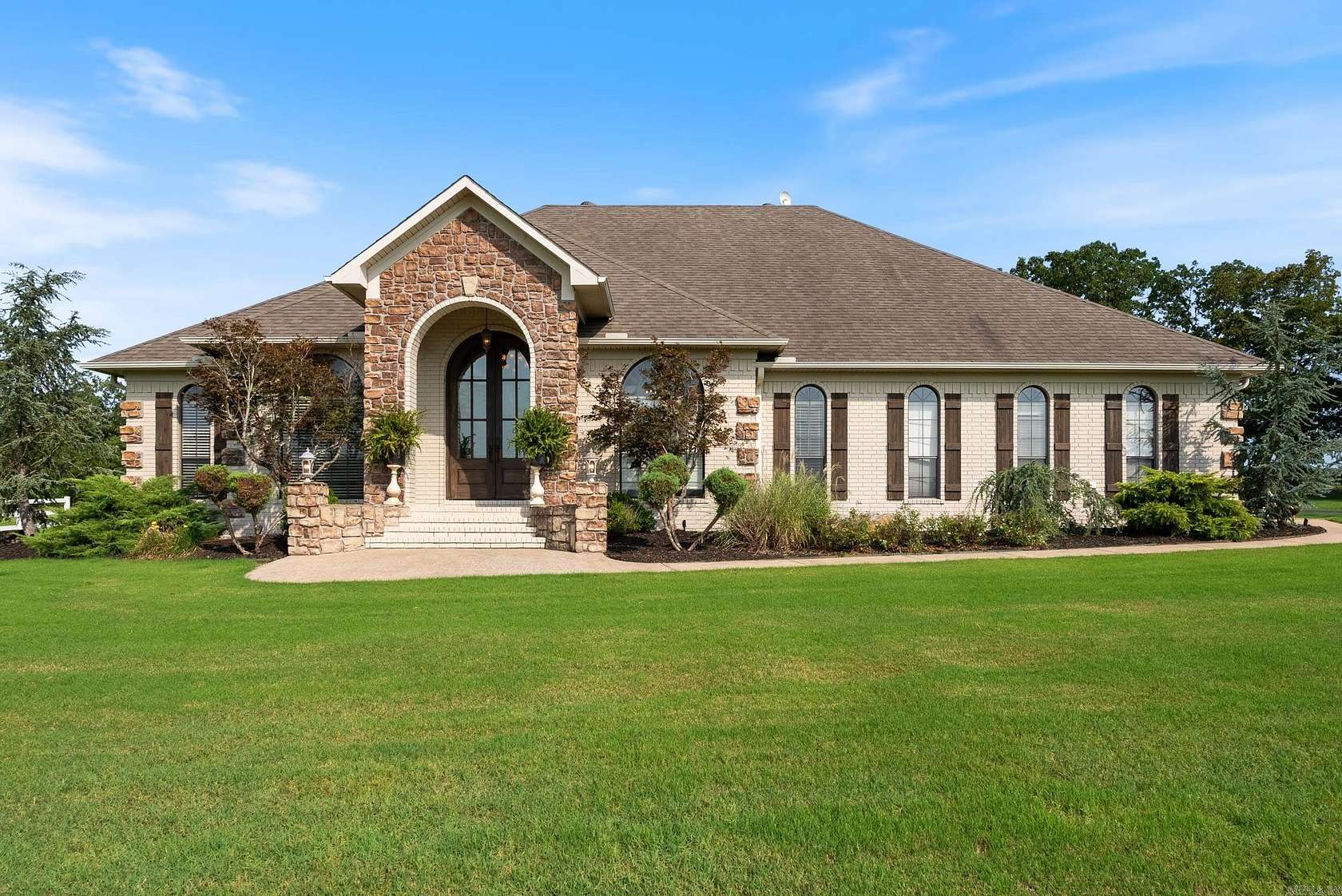 3.22 Acres of Residential Land with Home for Sale in Greenbrier, Arkansas