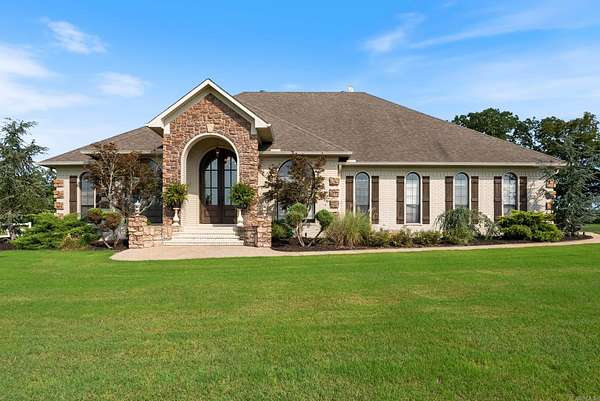 3.22 Acres of Residential Land with Home for Sale in Greenbrier, Arkansas