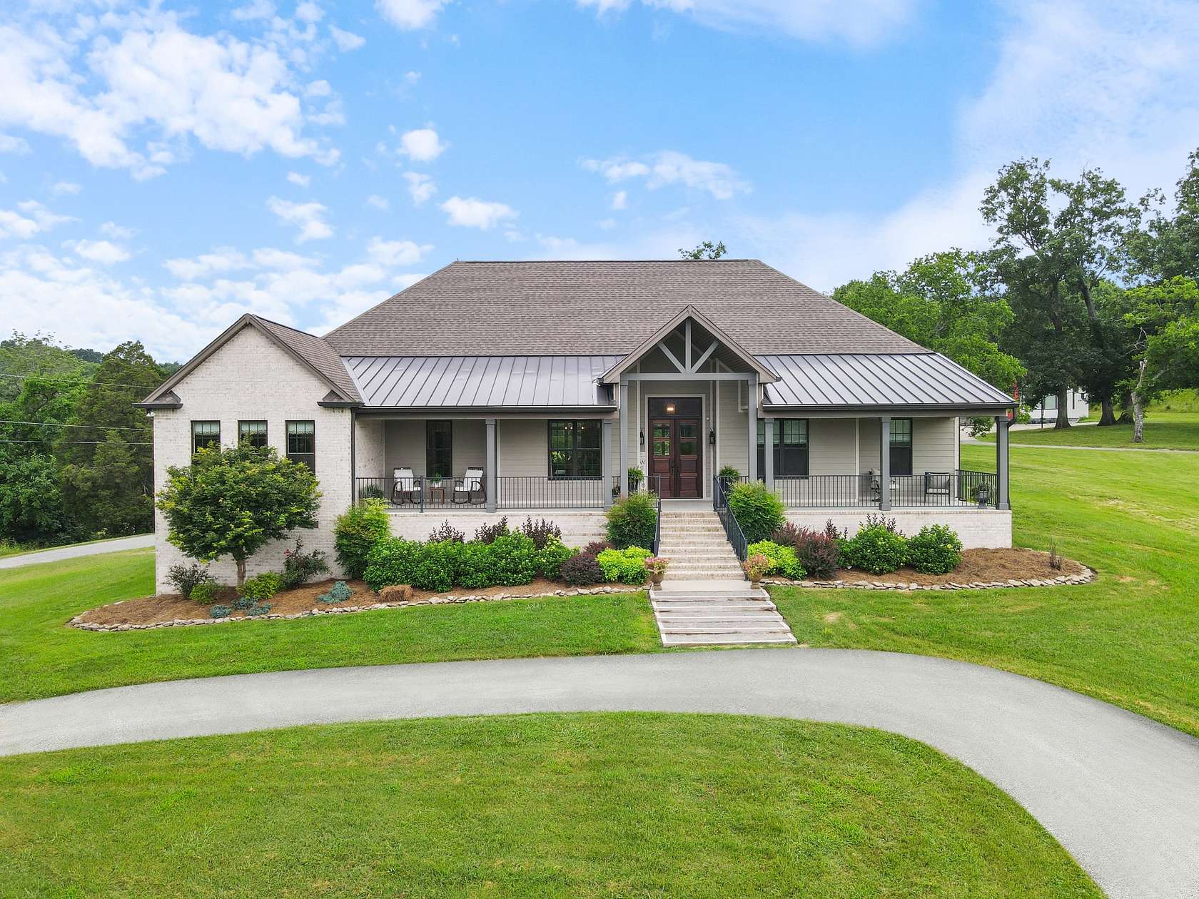 5 Acres of Residential Land with Home for Sale in Hendersonville, Tennessee