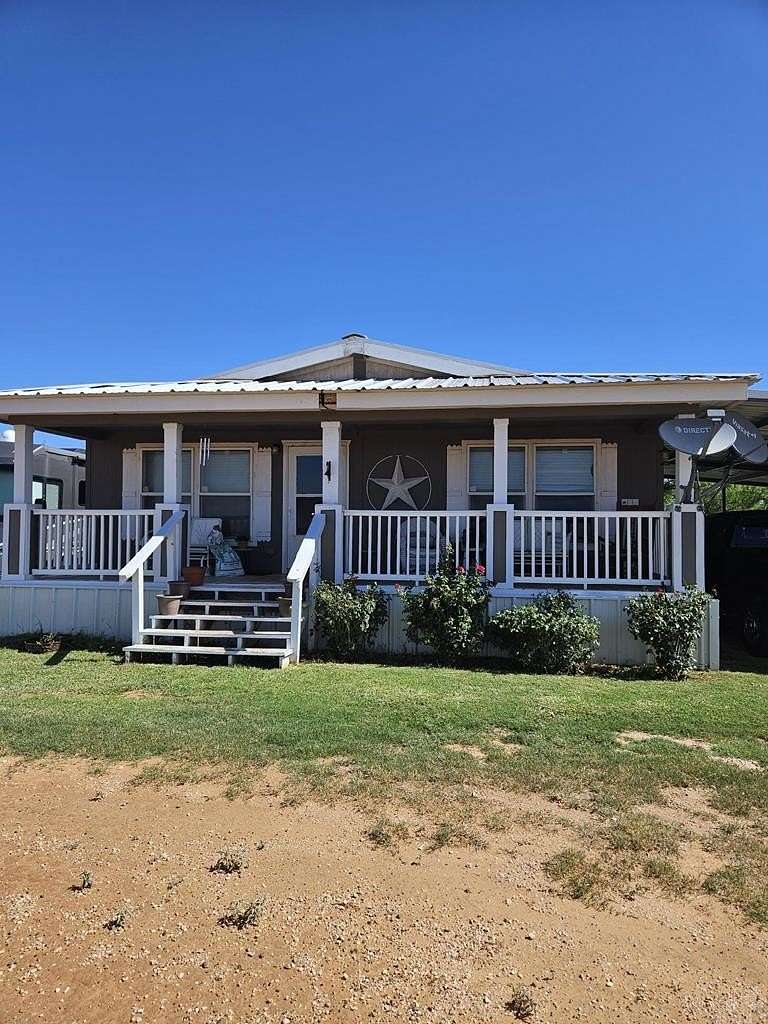 148 Acres of Land with Home for Sale in Ira, Texas