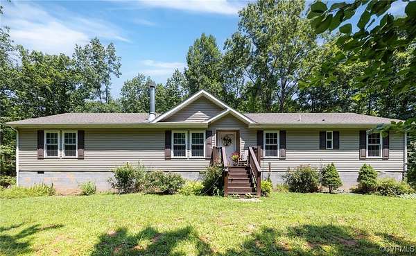 4.52 Acres of Residential Land with Home for Sale in Buckingham, Virginia