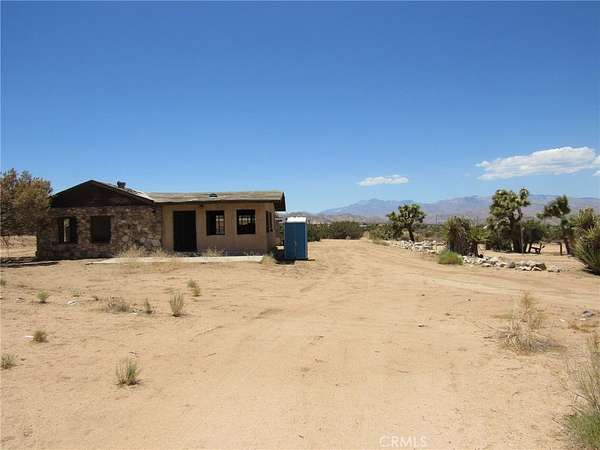 5 Acres of Residential Land with Home for Sale in Yucca Valley, California