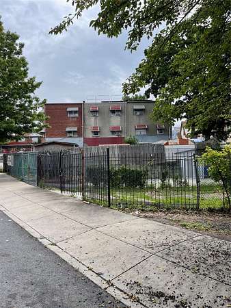 0.1 Acres of Commercial Land for Sale in Bronx, New York