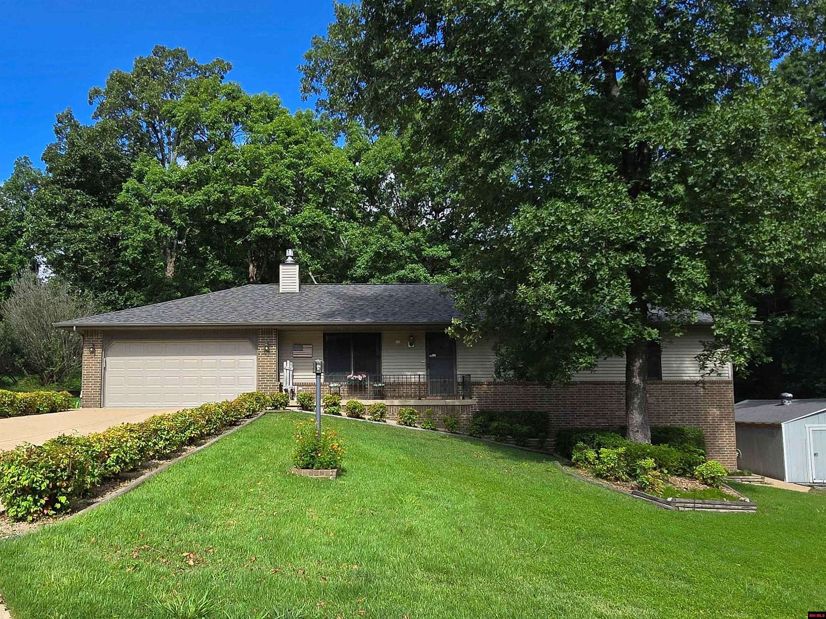 2.6 Acres of Residential Land with Home for Sale in Mountain Home, Arkansas