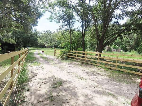 1.5 Acres of Residential Land for Sale in Sorrento, Florida