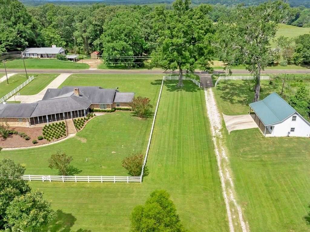 13.9 Acres of Land with Home for Sale in Nacogdoches, Texas