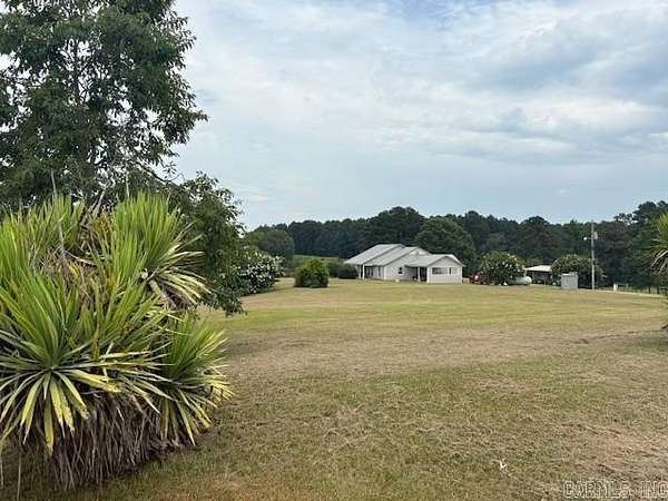 39.7 Acres of Land with Home for Sale in Hope, Arkansas