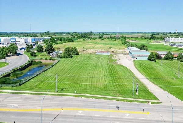19.7 Acres of Improved Commercial Land for Sale in Waverly, Iowa
