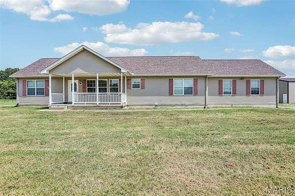 20 Acres of Land with Home for Sale in Sorento, Illinois
