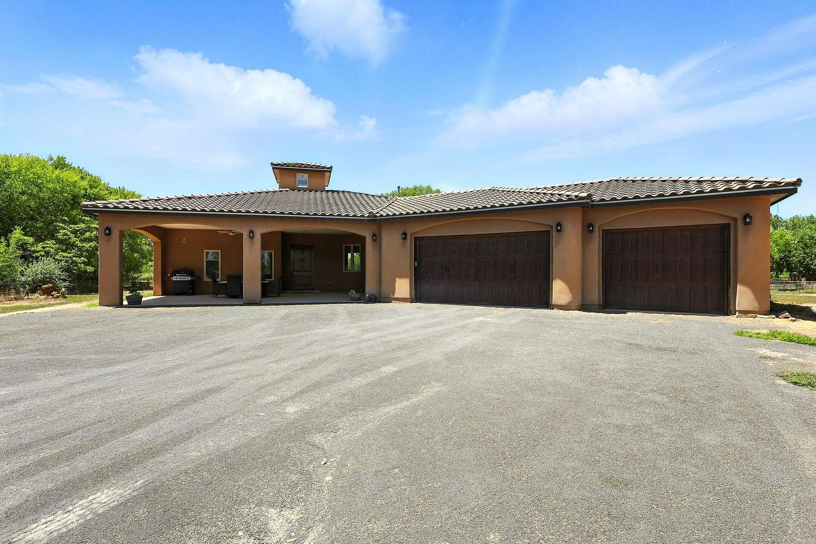 2 Acres of Residential Land with Home for Sale in Los Lunas, New Mexico