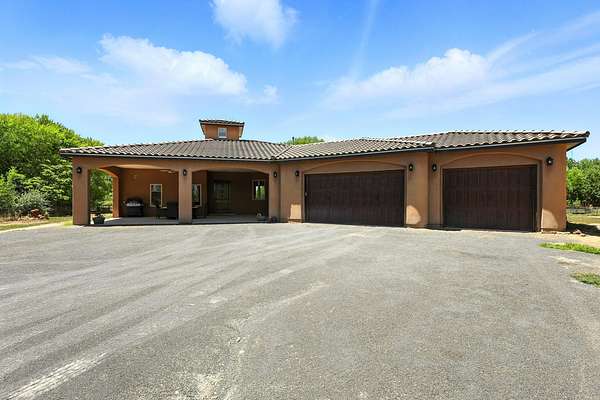 2 Acres of Residential Land with Home for Sale in Los Lunas, New Mexico