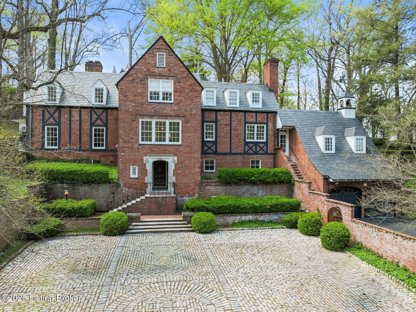 2.32 Acres of Residential Land with Home for Lease in Glenview, Kentucky