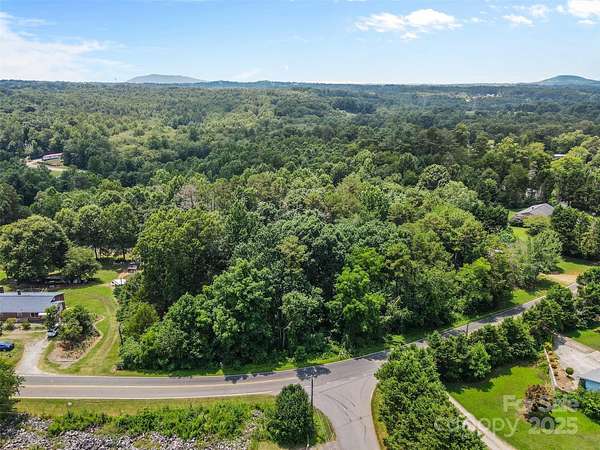 1 Acre of Residential Land for Sale in Hickory, North Carolina