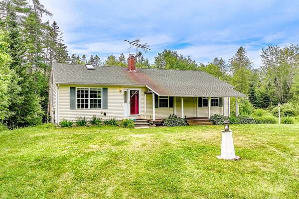 4.5 Acres of Land with Home for Sale in Cushing, Maine
