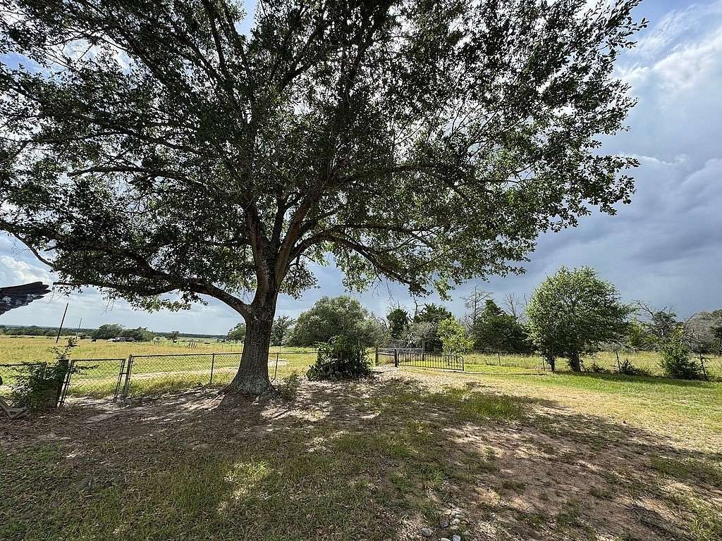 10.7 Acres of Land with Home for Sale in Fayetteville, Texas