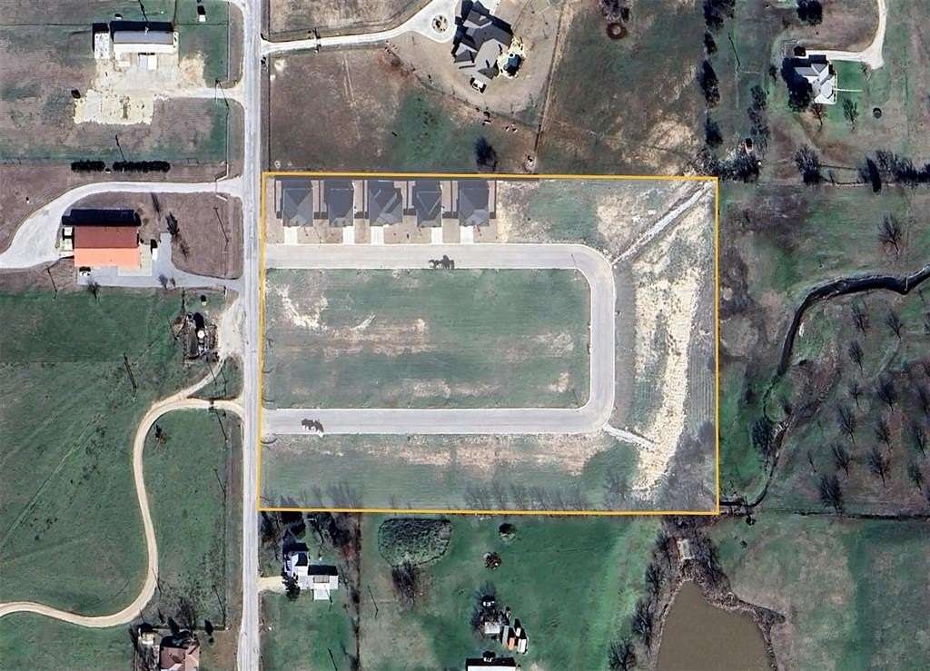 7.7 Acres of Land for Sale in Muenster, Texas