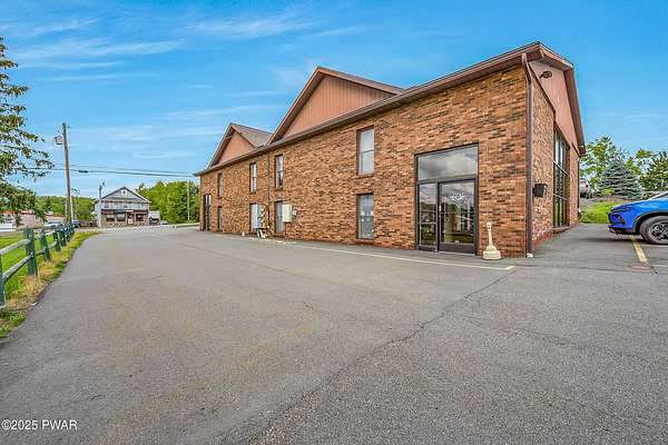 2 Acres of Improved Commercial Land for Sale in Lake Ariel, Pennsylvania