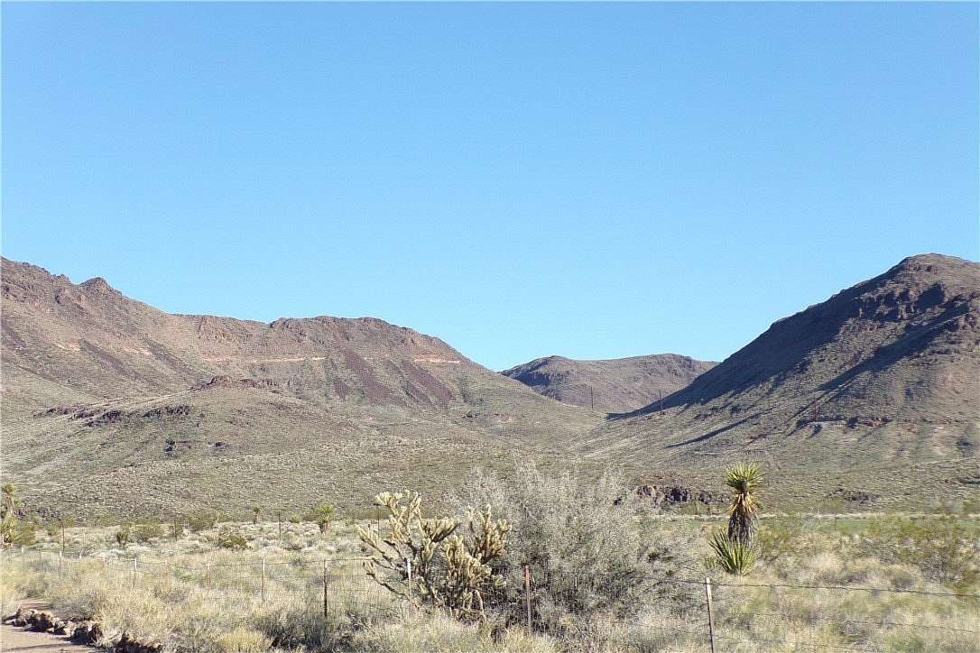 1 Acre of Residential Land for Sale in Golden Valley, Arizona