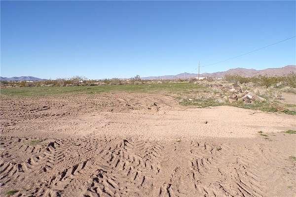 1 Acre of Residential Land for Sale in Golden Valley, Arizona