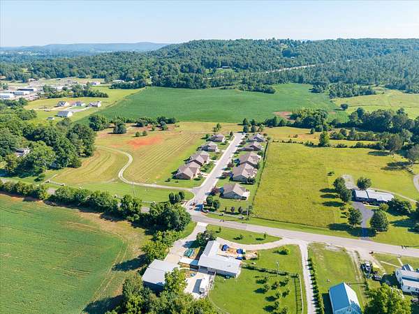 10 Acres of Residential Land for Sale in Sparta, Tennessee