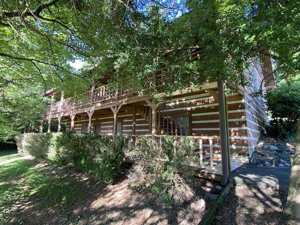 2 Acres of Residential Land with Home for Sale in Cookeville, Tennessee