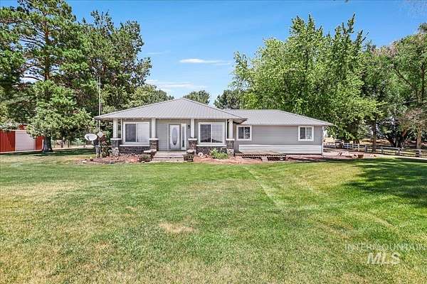 7.16 Acres of Land with Home for Sale in Jerome, Idaho