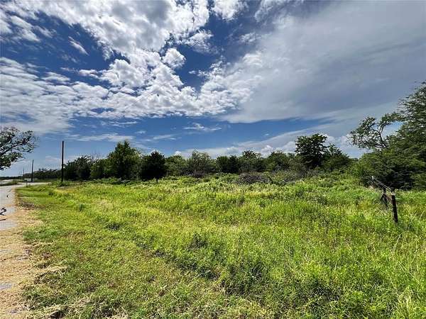 4.32 Acres of Residential Land for Sale in Corsicana, Texas