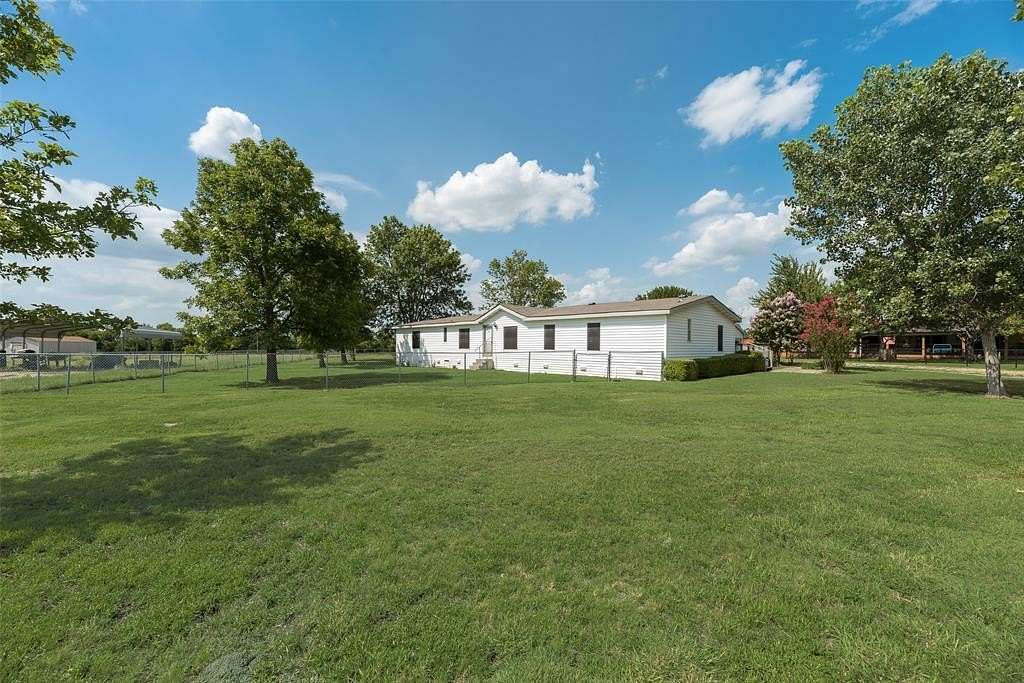 2 Acres of Residential Land with Home for Sale in Farmersville, Texas