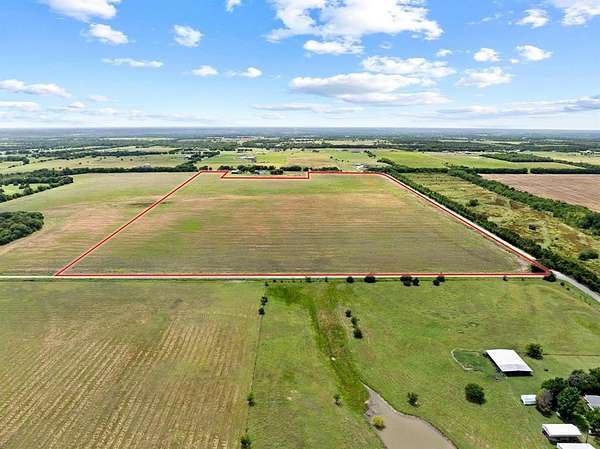 70.6 Acres of Agricultural Land for Sale in Van Alstyne, Texas