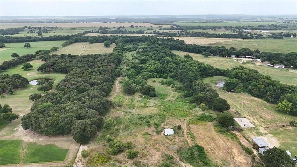 28.3 Acres of Agricultural Land for Sale in Grandview, Texas