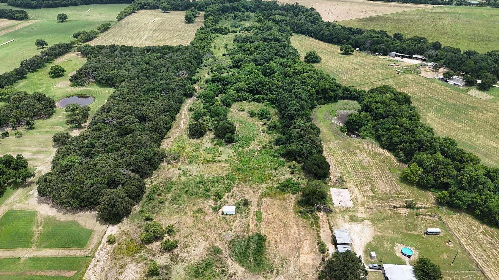 28.3 Acres of Agricultural Land for Sale in Grandview, Texas