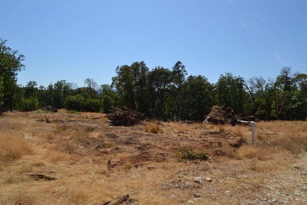 6.37 Acres of Land for Sale in Grants Pass, Oregon