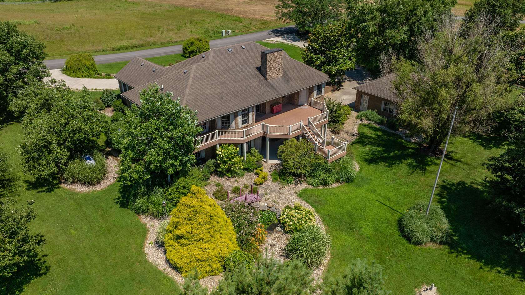 1.57 Acres of Residential Land with Home for Sale in Russell Springs, Kentucky