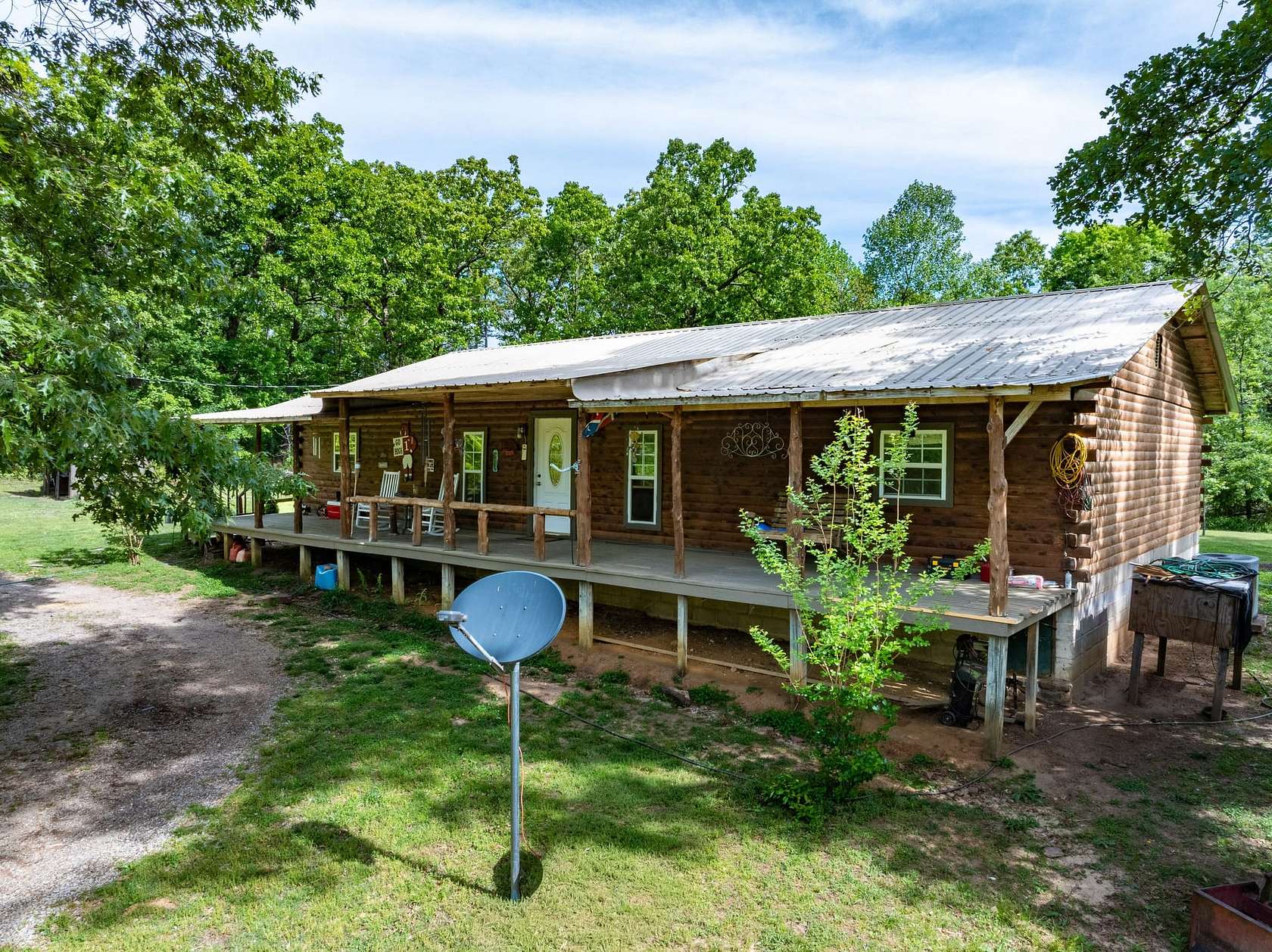 21 Acres of Recreational Land with Home for Sale in Cave City, Arkansas