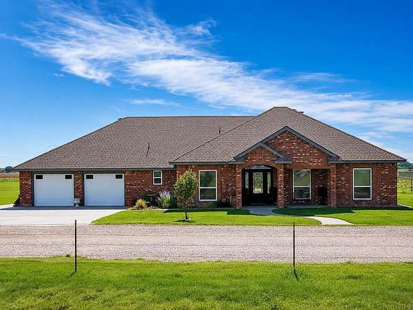 61.3 Acres of Agricultural Land with Home for Sale in Perryton, Texas