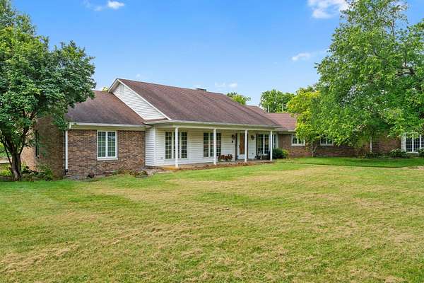 5 Acres of Residential Land with Home for Sale in Nicholasville, Kentucky