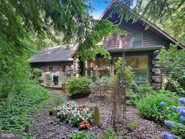 8.68 Acres of Residential Land with Home for Sale in Lebanon, Pennsylvania