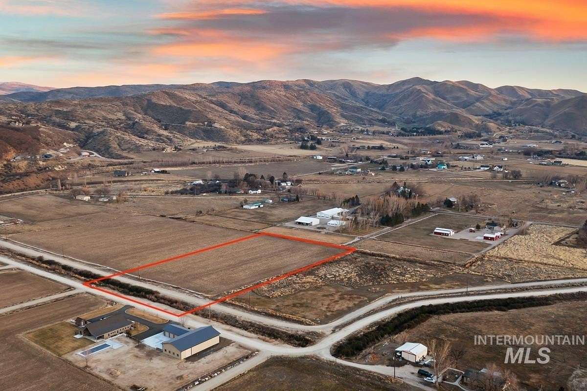 5 Acres of Residential Land for Sale in Emmett, Idaho