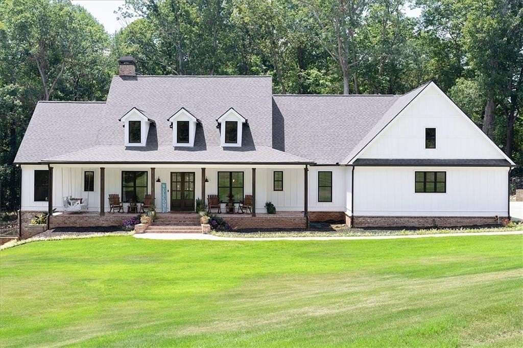 5 Acres of Residential Land with Home for Sale in Auburn, Georgia