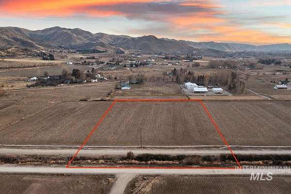 5 Acres of Residential Land for Sale in Emmett, Idaho