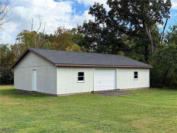 2.1 Acres of Residential Land with Home for Sale in Chesterland, Ohio