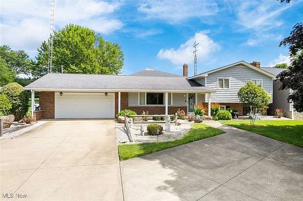 3.49 Acres of Residential Land with Home for Sale in Alliance, Ohio