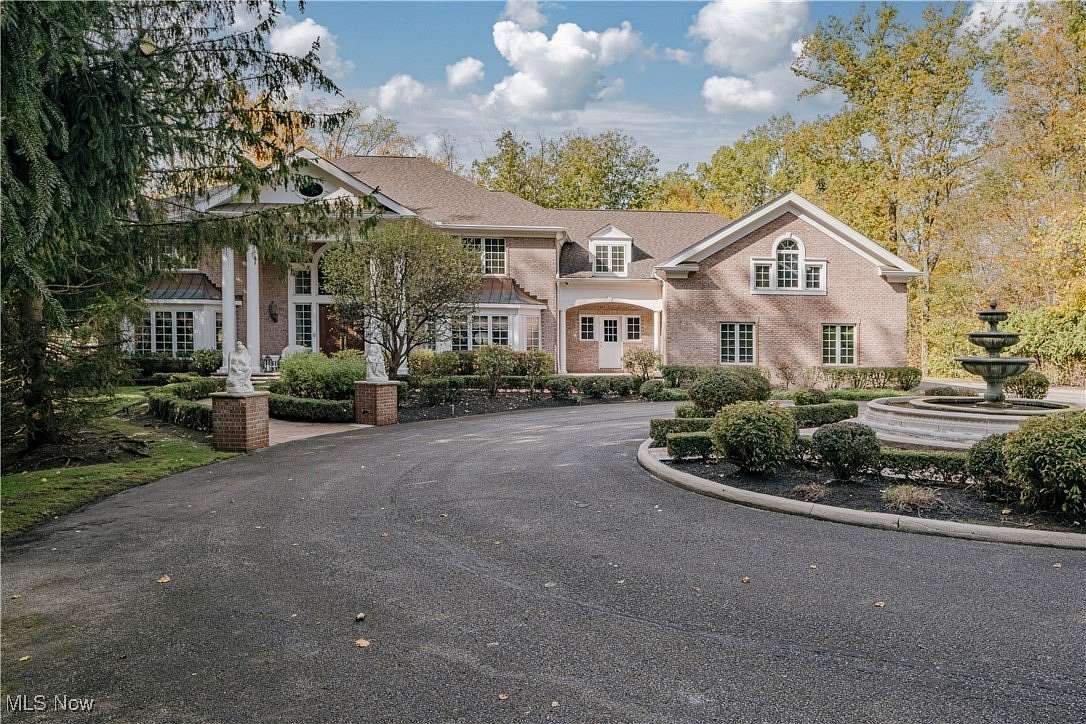 5.76 Acres of Residential Land with Home for Sale in Gates Mills, Ohio