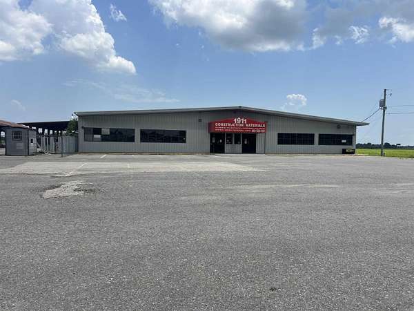 3.9 Acres of Improved Commercial Land for Sale in Pine Bluff, Arkansas
