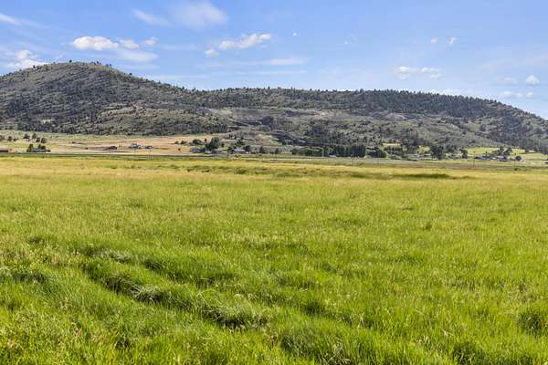 81.8 Acres of Agricultural Land for Sale in Klamath Falls, Oregon