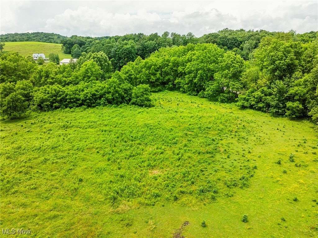 8 Acres of Land for Auction in Fresno, Ohio