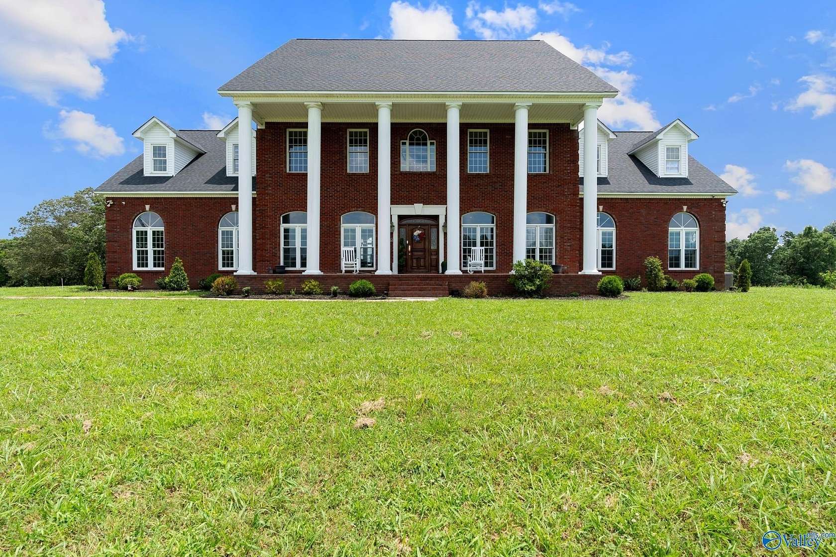 17 Acres of Land with Home for Sale in Fort Payne, Alabama