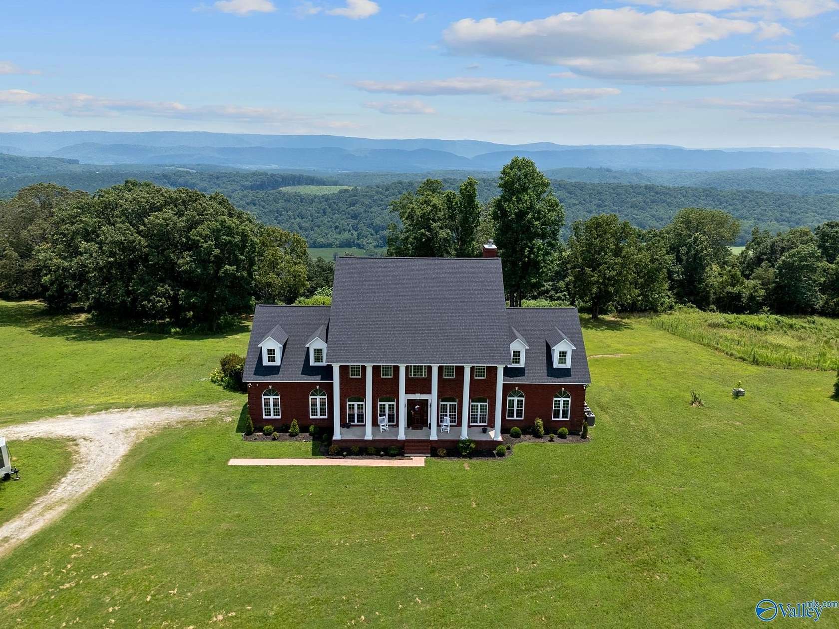 17 Acres of Land with Home for Sale in Fort Payne, Alabama