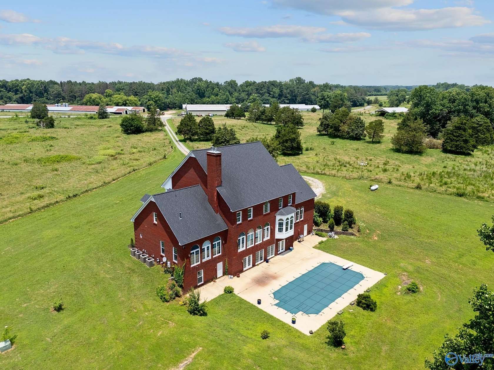 17 Acres of Land with Home for Sale in Fort Payne, Alabama